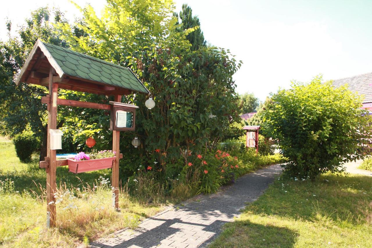 New Nomads Ferienwohnung Am See Zossen Exterior foto